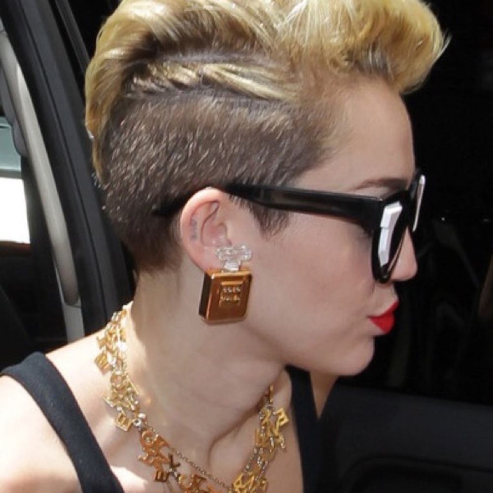 SOLD! vintage Chanel perfume earrings - Picture 3 of 8
